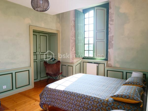 Chateau de 1 540 m²