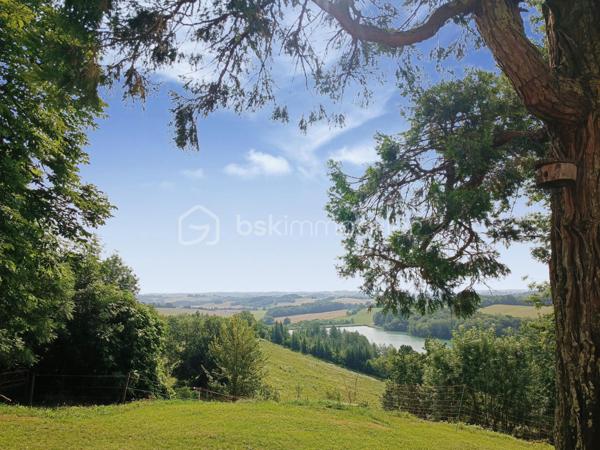 Chateau de 1 540 m²