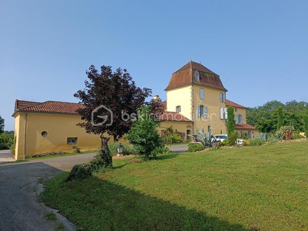 Chateau de 1 540 m²
