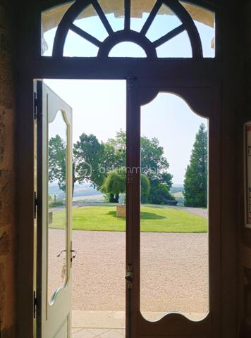 Chateau de 1 540 m²