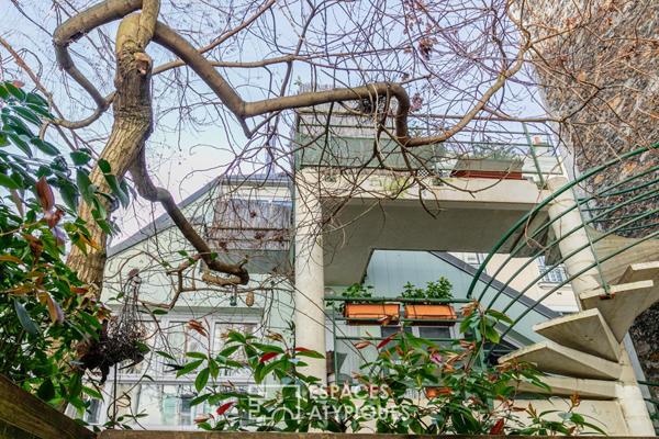 Immeuble atypique et architectural au coeur du 15ème arrondissement