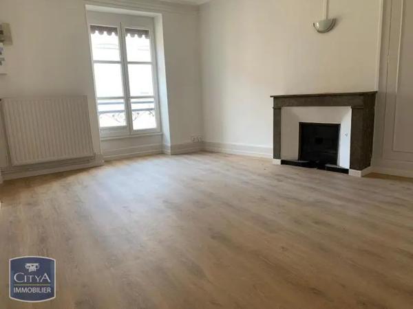 Appartement à louer 2 pièces 59.7m² Mâcon (71000)