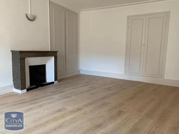 Appartement à louer 2 pièces 59.7m² Mâcon (71000)