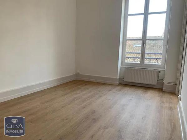 Appartement à louer 2 pièces 59.7m² Mâcon (71000)