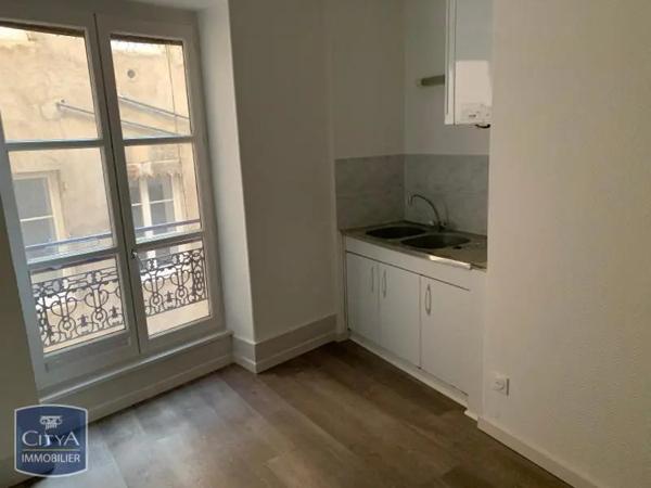 Appartement à louer 2 pièces 59.7m² Mâcon (71000)