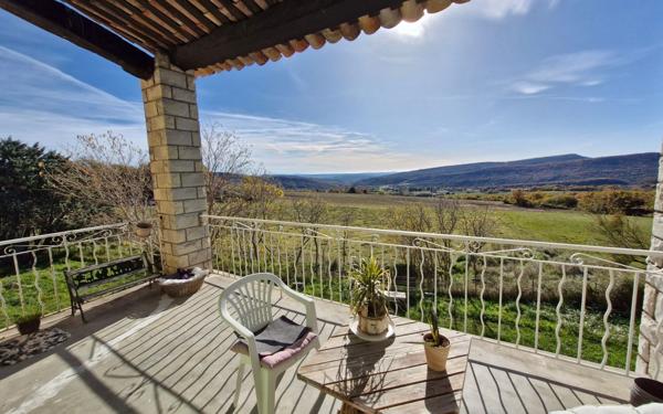 Maison à vendre    5 pièces •  Cruis