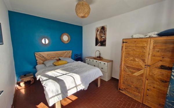 Maison à vendre    5 pièces •  Cruis