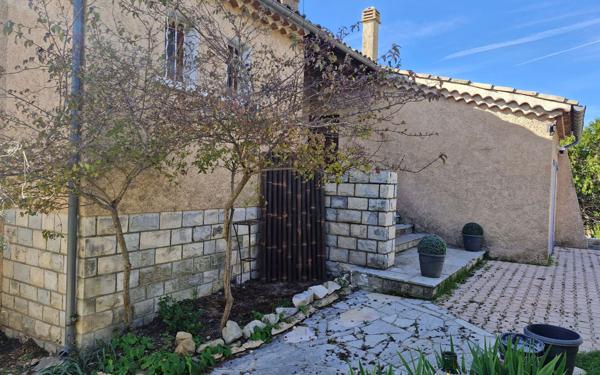 Maison à vendre    5 pièces •  Cruis