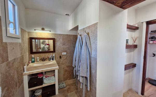 Maison à vendre    5 pièces •  Cruis