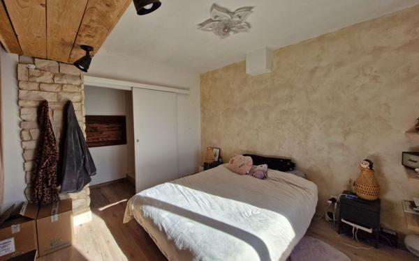 Maison à vendre    5 pièces •  Cruis