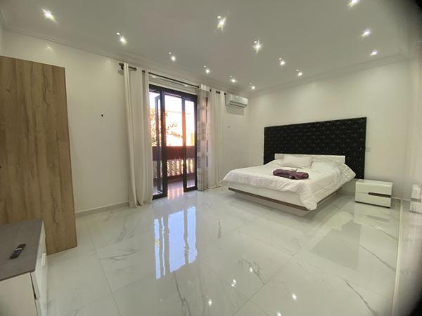 A vendre, Villa Moderne de 5 Chambres avec Vue sur l'Atlas - Route de l'Ourika - 18 km de Marrakech