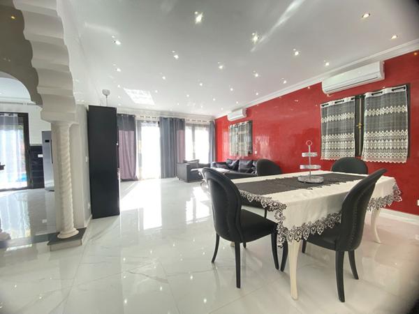 A vendre, Villa Moderne de 5 Chambres avec Vue sur l'Atlas - Route de l'Ourika - 18 km de Marrakech