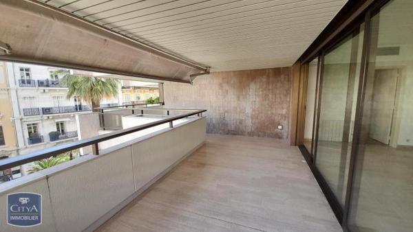 Appartement à louer 2 pièces 73.7m²