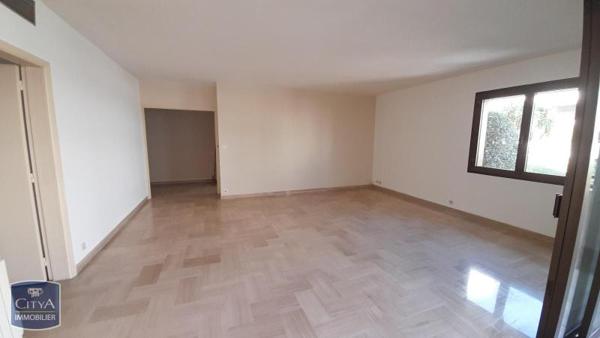 Appartement à louer 2 pièces 73.7m²