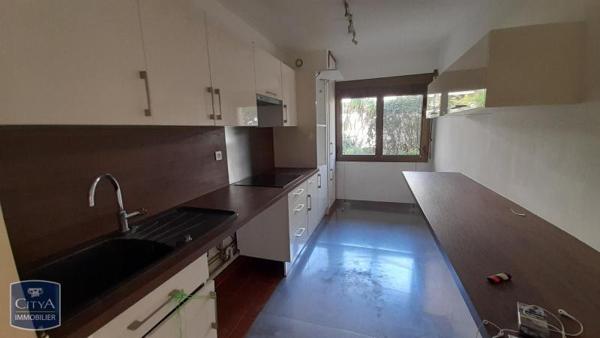 Appartement à louer 2 pièces 73.7m²