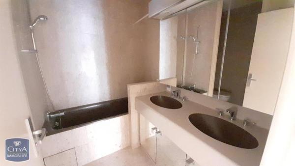 Appartement à louer 2 pièces 73.7m²