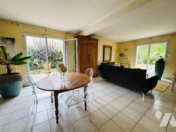 NOUVEAUTE - Etude Trente-Cinq Notaires - PACE - Le Pont

Venez découvrir cette maison d'habit...