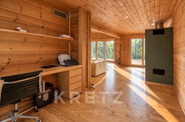 Villa contemporaine en bois et pierre, au cœur des montagnes corses