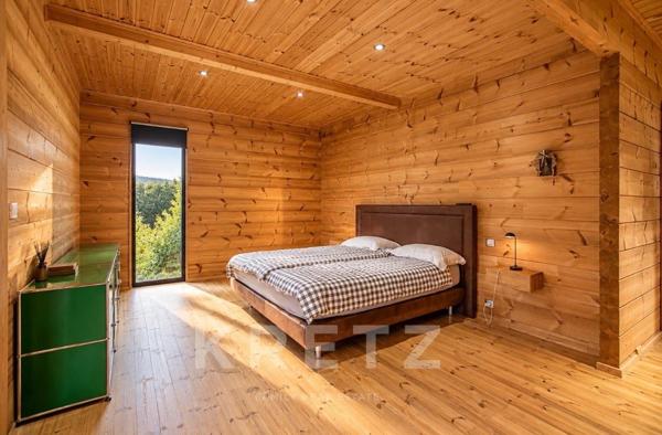 Villa contemporaine en bois et pierre, au cœur des montagnes corses
