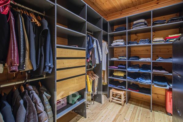 Villa contemporaine en bois et pierre, au cœur des montagnes corses