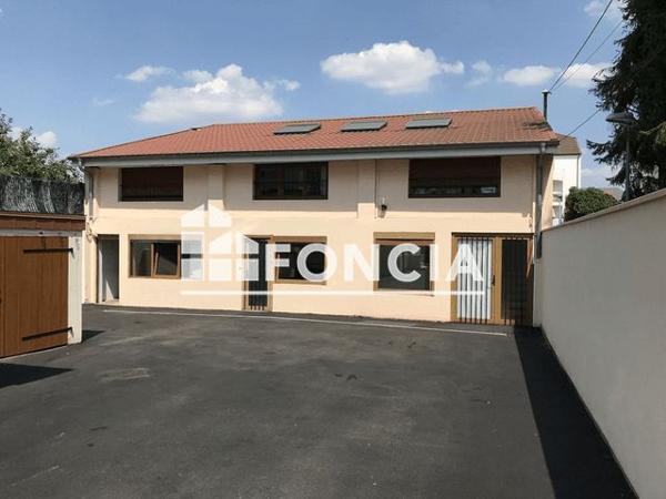 Location Local commercial 8 pièces 216.2 m² - 16 RUE PICHARD Montigny Les Metz 57950