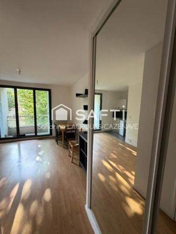 Avenue Dauphine , studio avec balcon, cave et emplacement parking