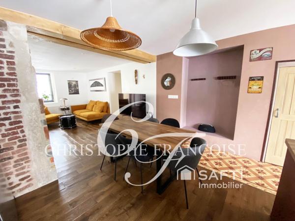 Bâtisse de caractère, rénovée avec gout et qualité