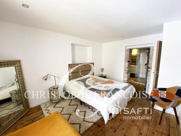 Bâtisse de caractère, rénovée avec gout et qualité