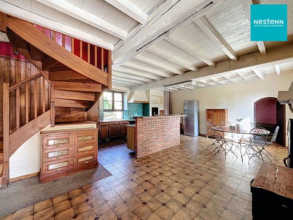 Corps de ferme en pierre de 200 m² à rénover sur La Fouillouse 42480