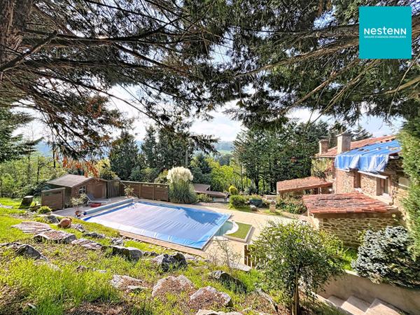 Corps de ferme en pierre de 200 m² à rénover sur La Fouillouse 42480