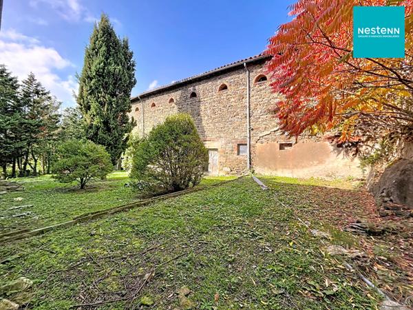 Corps de ferme en pierre de 200 m² à rénover sur La Fouillouse 42480