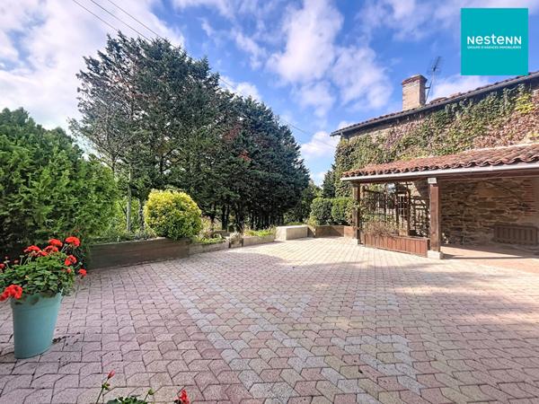 Corps de ferme en pierre de 200 m² à rénover sur La Fouillouse 42480