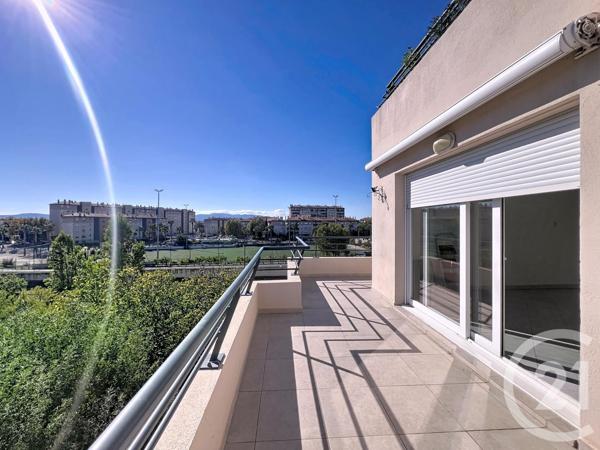 Appartement F3 à vendre  3 pièces - 76,40 m2 FREJUS - 83