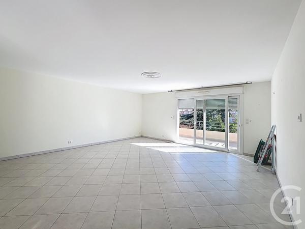 Appartement F3 à vendre  3 pièces - 76,40 m2 FREJUS - 83