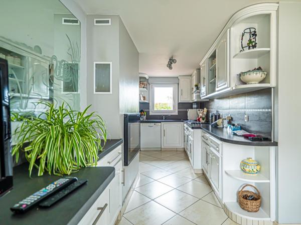 Maison à YVRE-L'EVEQUE, 72530 - 8 pièces 230m²