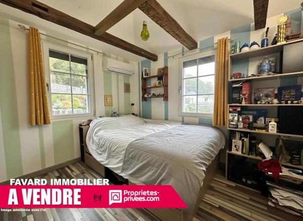 Maison de caractère avec tour, piscine et vue sur le viaduc