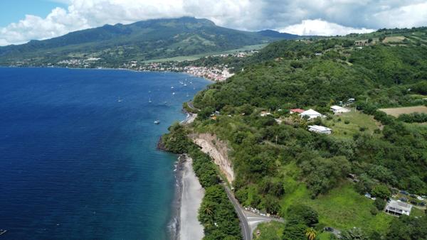 Terrain d'exception au Carbet de 6 099 m²