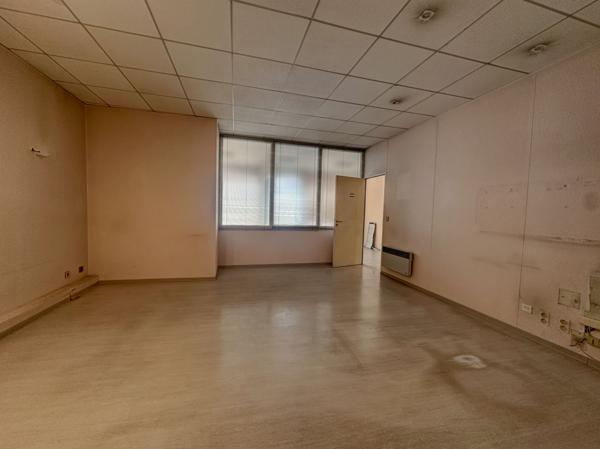 Villeneuve-sur-Lot (47300) Villeneuve-sur-Lot rive droite, local commercial ou professionnel à vendre