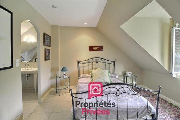 A seulement 1h de PARIS - PROPRIETE CONTEMPORAINE D'EXCEPTION de 350 m2 - PISCINE chauffée - JACUZZI - PARC ARBORE d'environ 4200  m2 - Classe énergétique A !