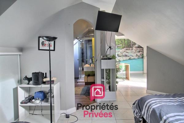 A seulement 1h de PARIS - PROPRIETE CONTEMPORAINE D'EXCEPTION de 350 m2 - PISCINE chauffée - JACUZZI - PARC ARBORE d'environ 4200  m2 - Classe énergétique A !