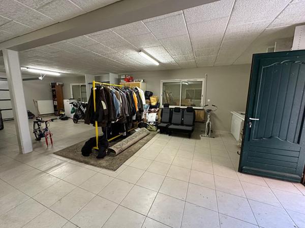 A seulement 1h de PARIS - PROPRIETE CONTEMPORAINE D'EXCEPTION de 350 m2 - PISCINE chauffée - JACUZZI - PARC ARBORE d'environ 4200  m2 - Classe énergétique A !