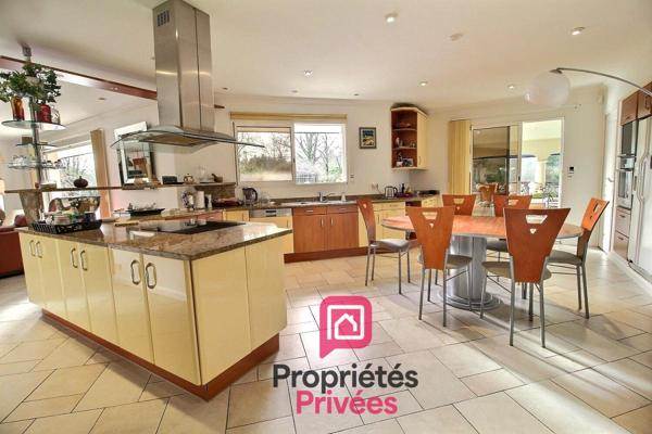 A seulement 1h de PARIS - PROPRIETE CONTEMPORAINE D'EXCEPTION de 350 m2 - PISCINE chauffée - JACUZZI - PARC ARBORE d'environ 4200  m2 - Classe énergétique A !