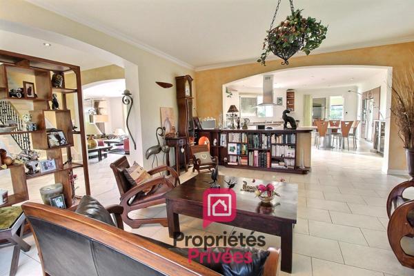 A seulement 1h de PARIS - PROPRIETE CONTEMPORAINE D'EXCEPTION de 350 m2 - PISCINE chauffée - JACUZZI - PARC ARBORE d'environ 4200  m2 - Classe énergétique A !