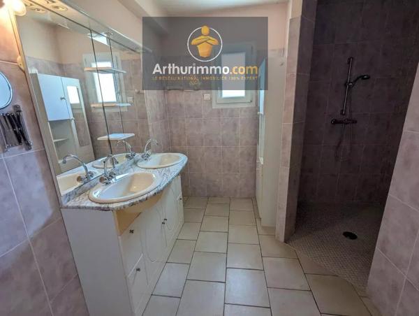 Vente                                                      Maison
                        
                     5 pièces                      146 m2                     à Josselin