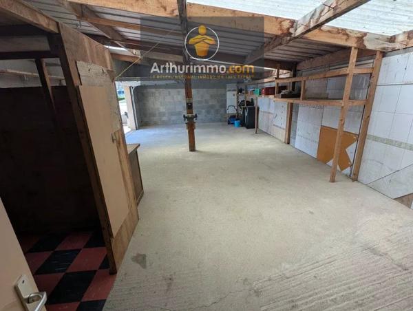 Vente                                                      Maison
                        
                     5 pièces                      146 m2                     à Josselin