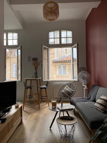 Aix-en-Provence (13100) CHARMANT STUDIO LUMINEUX EN CV HISTORIQUE D'AIX-EN-PROVENCE