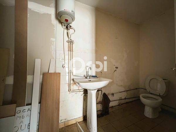 Immeuble à vendre    3 pièces •  Saint-Éloy-les-Mines