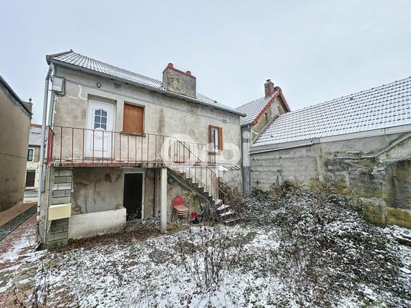 Immeuble à vendre    3 pièces •  Saint-Éloy-les-Mines