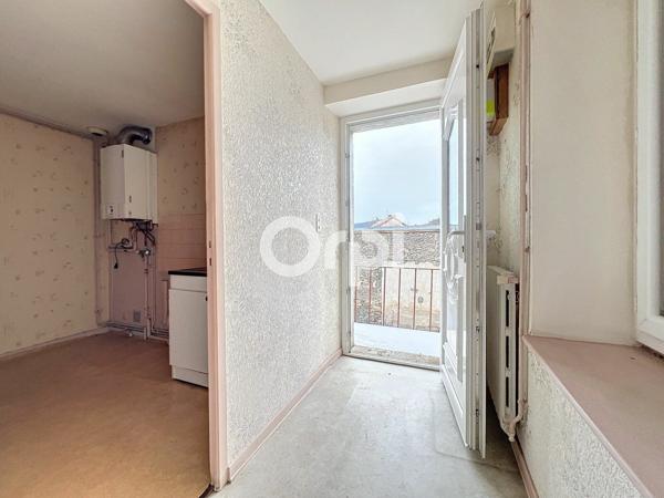 Immeuble à vendre    3 pièces •  Saint-Éloy-les-Mines