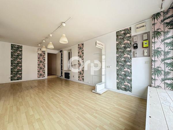 Immeuble à vendre    3 pièces •  Saint-Éloy-les-Mines